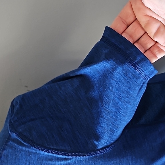 American Eagle Active Extreme Flex Heathered Blue and Black Short Sleeve Tee - Picture 6 of 12